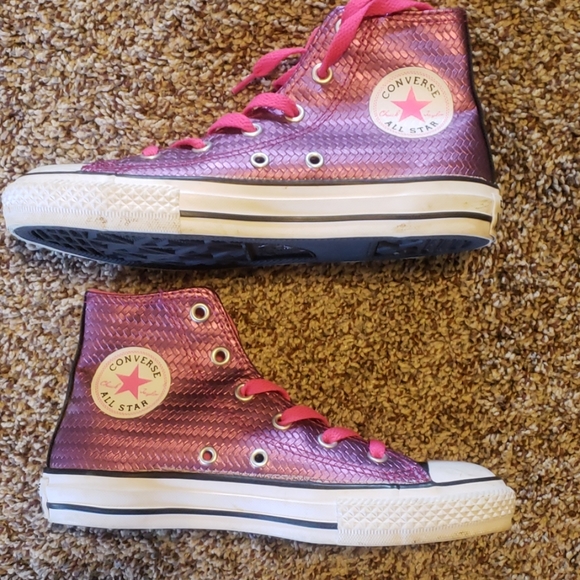 converse high top tennis shoes